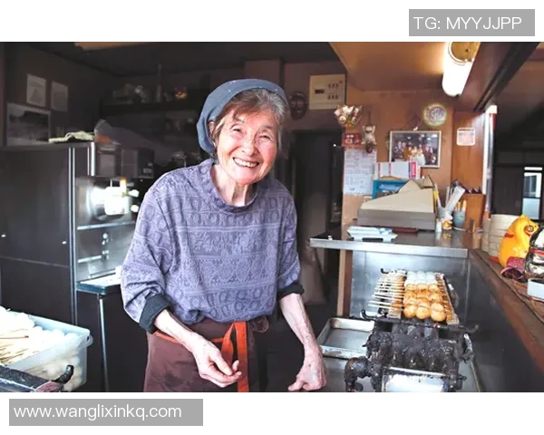 日本足球明星化身老人展现人生百态引发热议