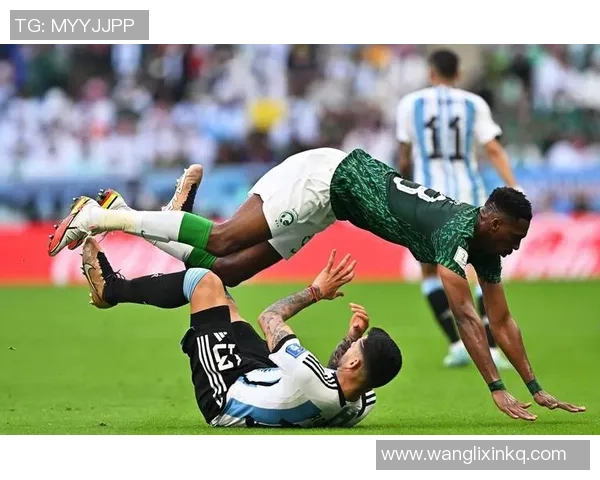 深入了解足球明星与球队的精彩世界与背后故事 深入了解足球明星与球队的精彩世界与背后故事