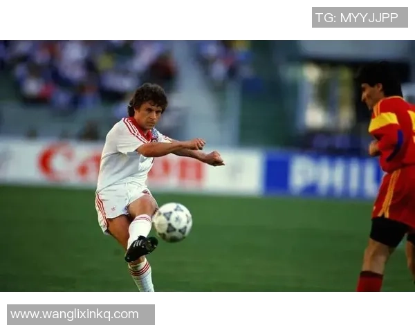 足球传奇瞬间回顾那些明星球员的巅峰时刻与辉煌成就 足球传奇瞬间回顾那些明星球员的巅峰时刻与辉煌成就